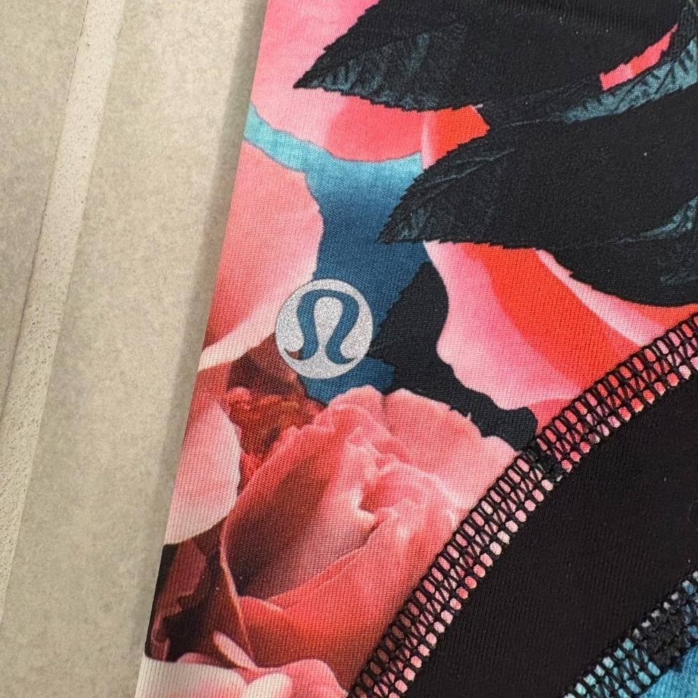 Lululemon Secret Garden Run Inspire Crop Leggings Size 4 - Picture 8 of 13